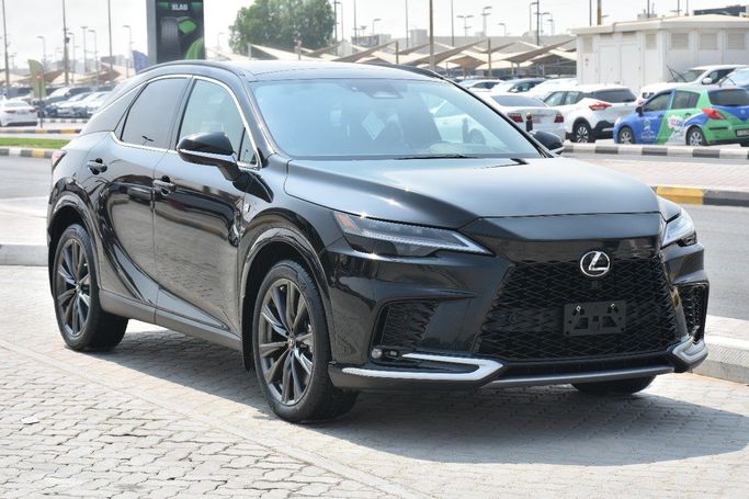 Подержанный Lexus RX 350 V, 2.4 л, 2023 в Шардже от Alfaris Used Cars Черный цвет.  | AUTO.AE