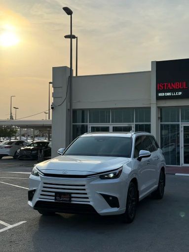 Подержанный Lexus TX 350, 2.4 л, 2024 в Шардже от Istanbul Elite Used Cars Белый цвет. Канадская | AUTO.AE