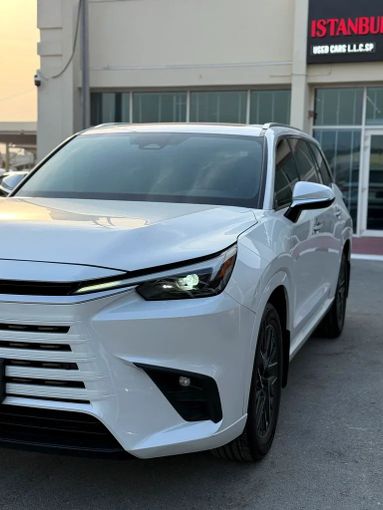 Подержанный Lexus TX 350, 2.4 л, 2024 в Шардже от Istanbul Elite Used Cars Белый цвет. Канадская | AUTO.AE
