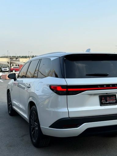Подержанный Lexus TX 350, 2.4 л, 2024 в Шардже от Istanbul Elite Used Cars Белый цвет. Канадская | AUTO.AE