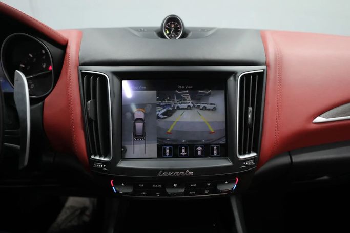 Подержанный Maserati Levante I, 3.0 л, 2018 в Шардже от Al Qassem Cars Trading Черный цвет. Американская | AUTO.AE