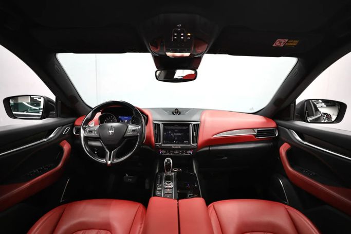 Подержанный Maserati Levante I, 3.0 л, 2018 в Шардже от Al Qassem Cars Trading Черный цвет. Американская | AUTO.AE