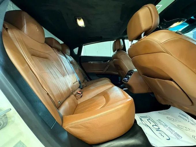Подержанный Maserati Quattroporte S Q4 VI Рестайлинг, 3.0 л, 2016 в Шардже от Ayoon Alhoot Motors Белый цвет. GCC | AUTO.AE