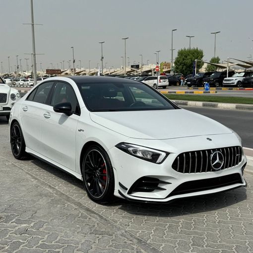 Подержанный Mercedes-Benz A-Class 250 IV (W177), 2.0 л, 2021 в Шардже от Alfaris Used Cars Серебристый цвет.  | AUTO.AE