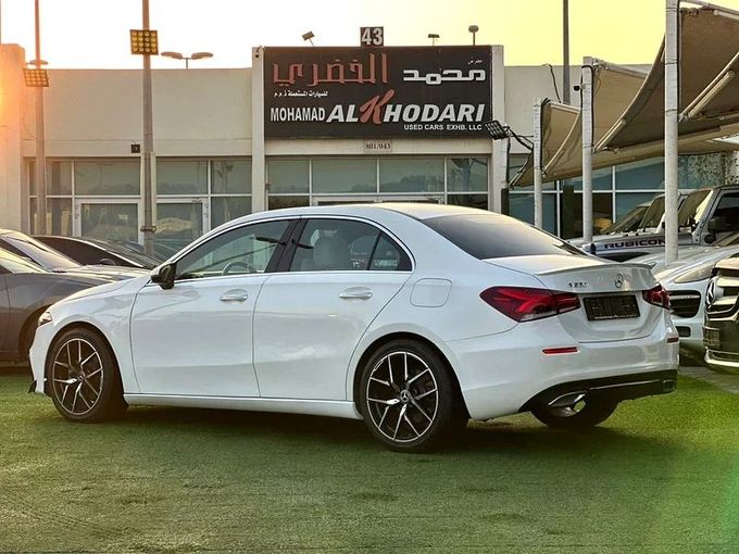 Подержанный Mercedes-Benz A-Class 220 IV (W177), 2.0 л, 2019 в Шардже от Ahmad alkhodari Motors Белый цвет. Американская | AUTO.AE