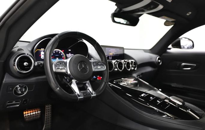 Подержанный Mercedes-Benz AMG GT I Рестайлинг, 4.0 л, 2020 в Шардже от Al Qassem Cars Trading Серый цвет. Японская | AUTO.AE