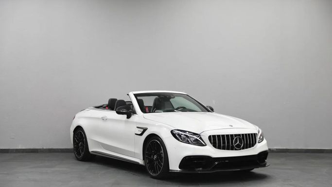 Used Mercedes-Benz C-Class AMG 63 AMG IV (W205), 4.0 l, 2017 in Sharjah by Al Qassem Cars Trading, White color. Korean Specs | AUTO.AE