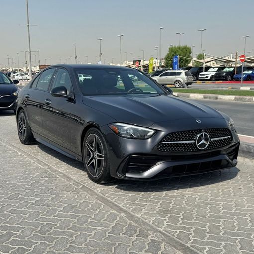 Подержанный Mercedes-Benz C-Class 300 V (W206), 2.0 л, 2023 в Шардже от Alfaris Used Cars Серый цвет.  | AUTO.AE