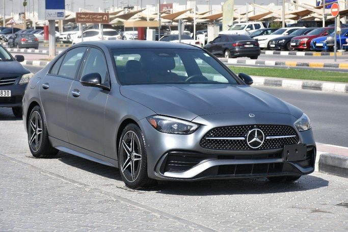 Подержанный Mercedes-Benz C-Class 300 V (W206), 2.0 л, 2023 в Шардже от Alfaris Used Cars Другой цвет цвет.  | AUTO.AE