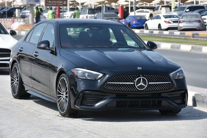 Подержанный Mercedes-Benz C-Class 300 V (W206), 2.0 л, 2024 в Шардже от Alfaris Used Cars Черный цвет.  | AUTO.AE