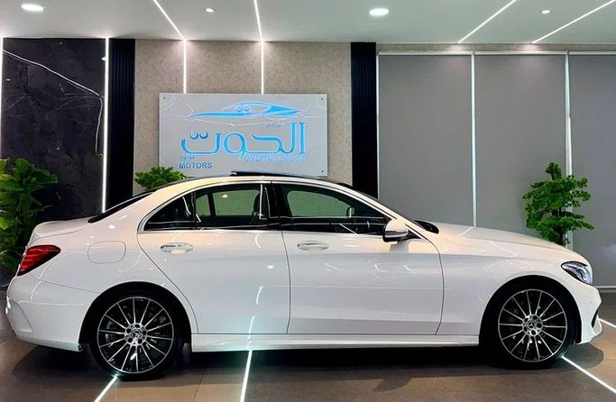 Used Mercedes-Benz C-Class 200 IV (W205) Facelift, 2.0 l, 2019 in Sharjah by Ayoon Alhoot Motors, White color. GCC Specs | AUTO.AE