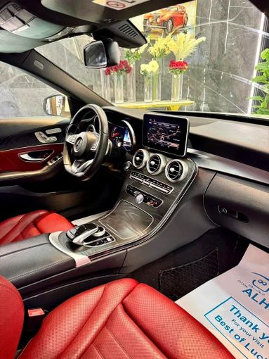 Used Mercedes-Benz C-Class 200 IV (W205) Facelift, 2.0 l, 2019 in Sharjah by Ayoon Alhoot Motors, White color. GCC Specs | AUTO.AE