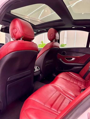 Used Mercedes-Benz C-Class 200 IV (W205) Facelift, 2.0 l, 2019 in Sharjah by Ayoon Alhoot Motors, White color. GCC Specs | AUTO.AE