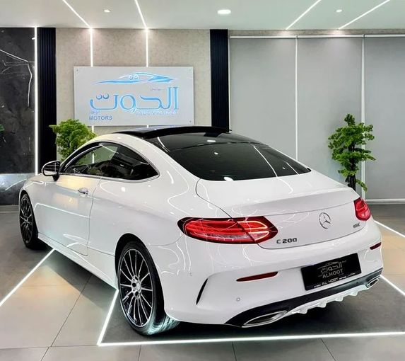 Used Mercedes-Benz C-Class 200 IV (W205) Facelift, 2.0 l, 2019 in Sharjah by Ayoon Alhoot Motors, White color. GCC Specs | AUTO.AE