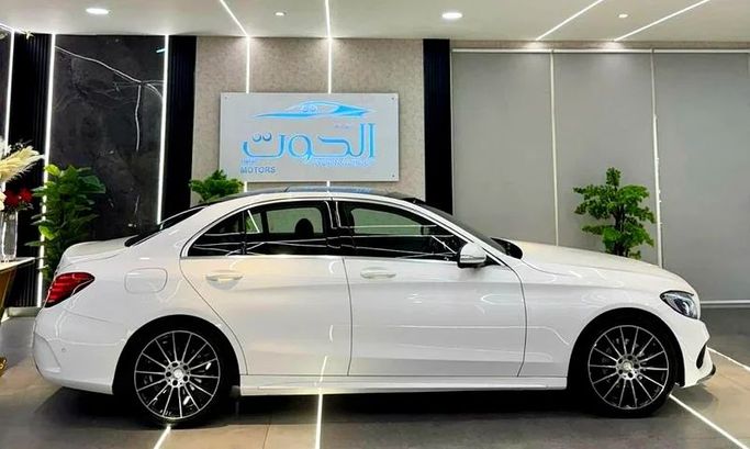 Used Mercedes-Benz C-Class 200 IV (W205), 2.0 l, 2016 in Sharjah by Ayoon Alhoot Motors, White color. GCC Specs | AUTO.AE