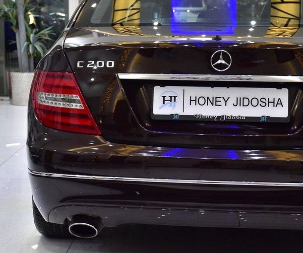 Подержанный Mercedes-Benz C-Class 200 III (W204) Рестайлинг, 1.8 л, 2012 в Шардже от Honey Gidosha Used Cars Tr. Черный цвет.  | AUTO.AE