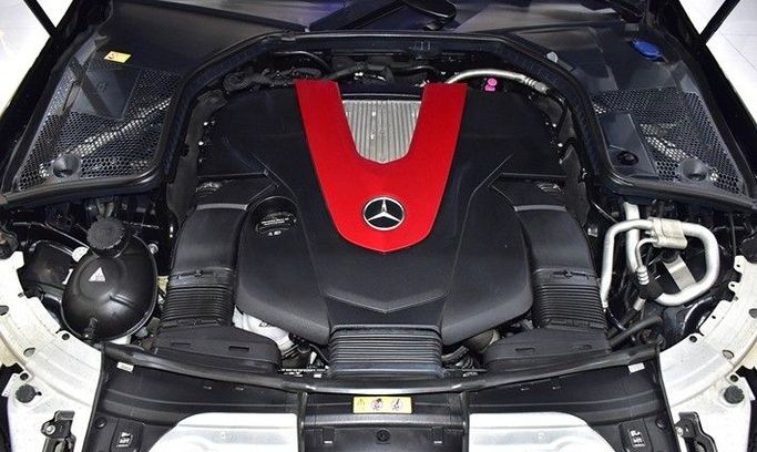 Подержанный Mercedes-Benz C-Class 400 IV (W205), 3.0 л, 2016 в Шардже от Honey Gidosha Used Cars Tr. Черный цвет. GCC | AUTO.AE