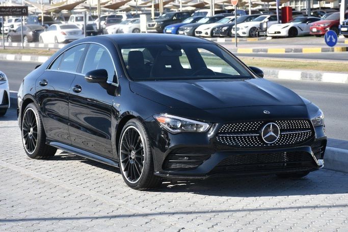 Подержанный Mercedes-Benz CLA AMG 35 AMG II (C118, X118), 2.0 л, 2021 в Шардже от Alfaris Used Cars Черный цвет.  | AUTO.AE