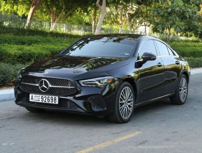 Подержанный Mercedes-Benz CLA 250 III (C174, C178), 2025 в Шардже от Nour Alnukhba Motors Черный цвет. Американская | AUTO.AE