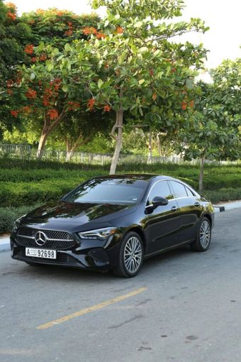 Подержанный Mercedes-Benz CLA 250 III (C174, C178), 2025 в Шардже от Nour Alnukhba Motors Черный цвет. Американская | AUTO.AE