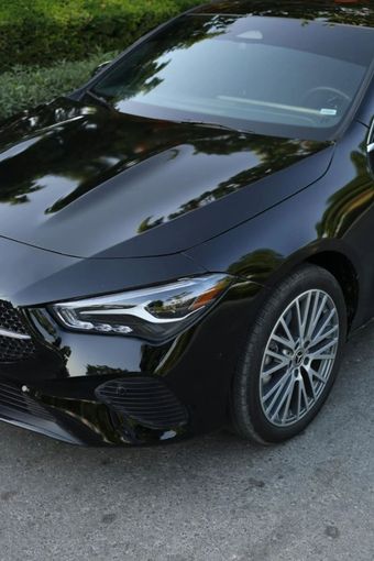Подержанный Mercedes-Benz CLA 250 III (C174, C178), 2025 в Шардже от Nour Alnukhba Motors Черный цвет. Американская | AUTO.AE