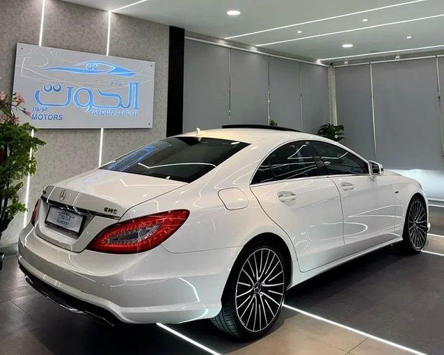Used Mercedes-Benz CLS 350 II (C218), 3.5 l, 2013 in Sharjah by Ayoon Alhoot Motors, White color. GCC Specs | AUTO.AE