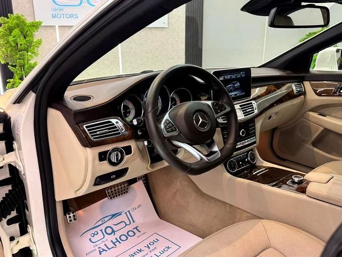 Used Mercedes-Benz CLS 400 II (C218) Facelift, 3.5 l, 2017 in Sharjah by Ayoon Alhoot Motors, White color. GCC Specs | AUTO.AE