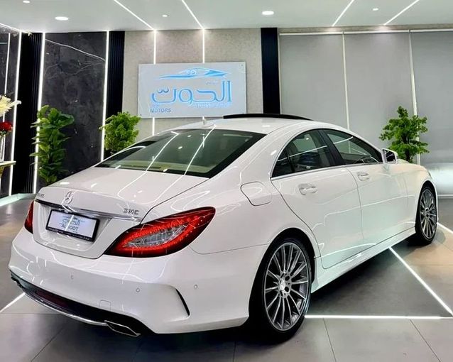 Used Mercedes-Benz CLS 400 II (C218) Facelift, 3.5 l, 2017 in Sharjah by Ayoon Alhoot Motors, White color. GCC Specs | AUTO.AE