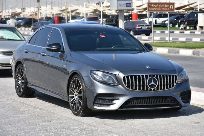 Подержанный Mercedes-Benz E-Class 450 V (W213, S213, C238), 3.0 л, 2019 в Шардже от Alfaris Used Cars Серый цвет.  | AUTO.AE
