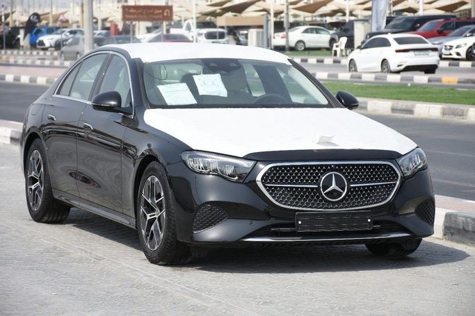 Новый Mercedes-Benz E-Class 200 VI (W214, S214), 2.0 л, 2025 в Шардже от Alfaris Used Cars Черный цвет.  | AUTO.AE
