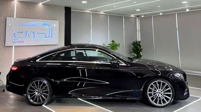 Used Mercedes-Benz E-Class 350 V (W213, S213, C238), 3.5 l, 2018 in Sharjah by Ayoon Alhoot Motors, Black color. GCC Specs | AUTO.AE