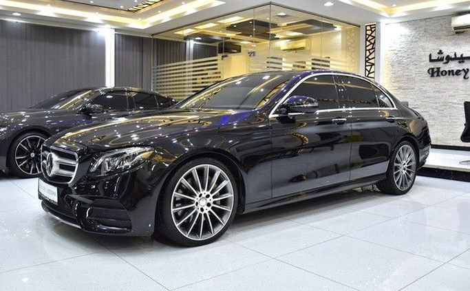 Подержанный Mercedes-Benz E-Class 400 V (W213, S213, C238), 3.0 л, 2017 в Шардже от Honey Gidosha Used Cars Tr. Черный цвет.  | AUTO.AE