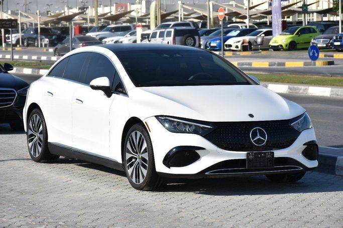 Подержанный Mercedes-Benz EQE, 2024 в Шардже от Alfaris Used Cars Белый цвет.  | AUTO.AE