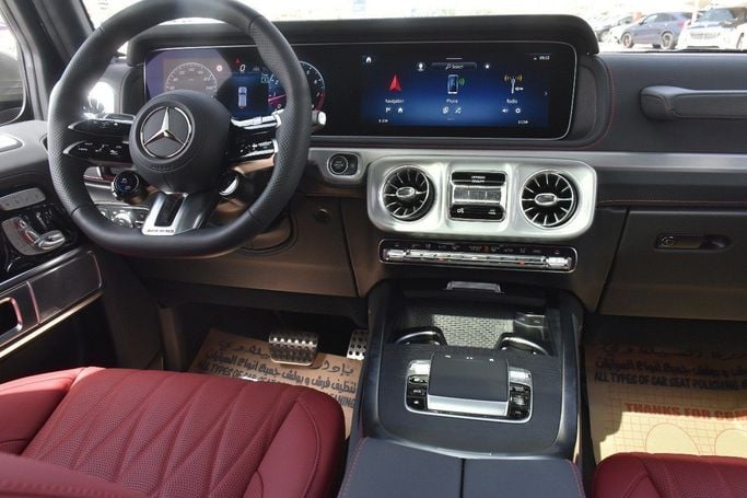 جديدة Mercedes-Benz G-Class AMG 63 AMG عملية شد الوجه II (W465), 4.0 l, 2025 في في الشارقة من Alfaris Used Cars، اللون رمادي.  | AUTO.AE