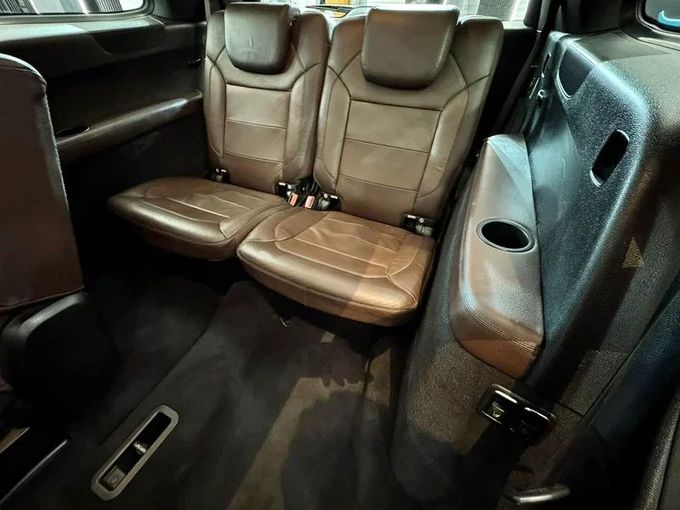 Used Mercedes-Benz GL-Class 500 II (X166), 4.7 l, 2015 in Sharjah by Ayoon Alhoot Motors, Grey color. GCC Specs | AUTO.AE