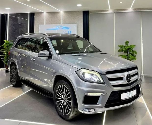 Used Mercedes-Benz GL-Class 500 II (X166), 4.7 l, 2015 in Sharjah by Ayoon Alhoot Motors, Grey color. GCC Specs | AUTO.AE