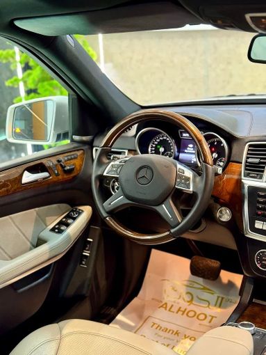 Used Mercedes-Benz GL-Class 500 II (X166), 4.7 l, 2015 in Sharjah by Ayoon Alhoot Motors, Silver color. GCC Specs | AUTO.AE