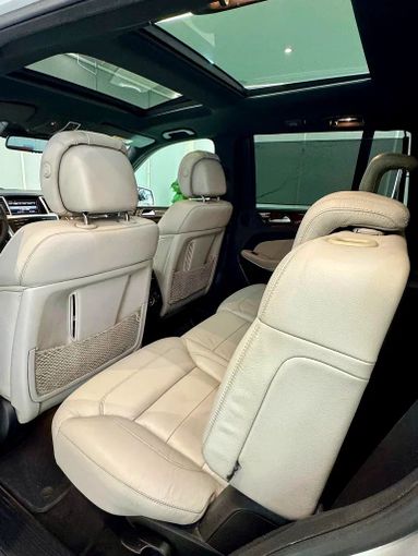 Used Mercedes-Benz GL-Class 500 II (X166), 4.7 l, 2015 in Sharjah by Ayoon Alhoot Motors, Silver color. GCC Specs | AUTO.AE
