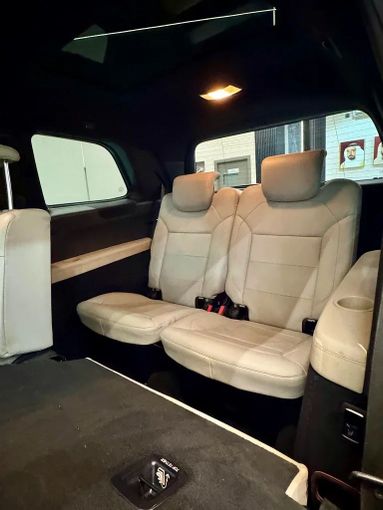 Used Mercedes-Benz GL-Class 500 II (X166), 4.7 l, 2015 in Sharjah by Ayoon Alhoot Motors, Silver color. GCC Specs | AUTO.AE