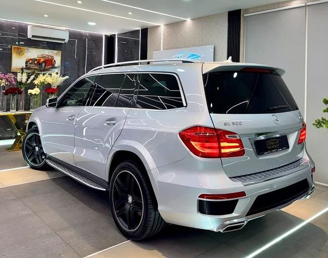 Used Mercedes-Benz GL-Class 500 II (X166), 4.7 l, 2015 in Sharjah by Ayoon Alhoot Motors, Silver color. GCC Specs | AUTO.AE