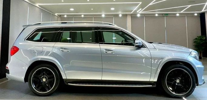 Used Mercedes-Benz GL-Class 500 II (X166), 4.7 l, 2016 in Sharjah by Ayoon Alhoot Motors, Blue color. GCC Specs | AUTO.AE