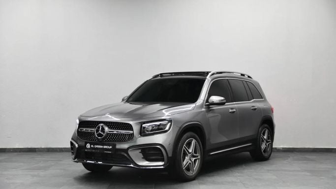 Подержанный Mercedes-Benz GLB 250 I (X247) Рестайлинг, 2.0 л, 2024 в Шардже от Al Qassem Cars Trading Серый цвет. Корейская | AUTO.AE