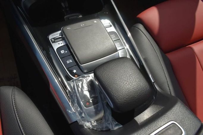 Used Mercedes-Benz GLB 250 I (X247), 2.0 l, 2020 in Sharjah by Alfaris Used Cars, Silver color.  | AUTO.AE