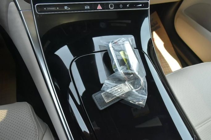 Used Mercedes-Benz GLC 300 II (X254), 2.0 l, 2023 in Sharjah by Alfaris Used Cars, Grey color.  | AUTO.AE