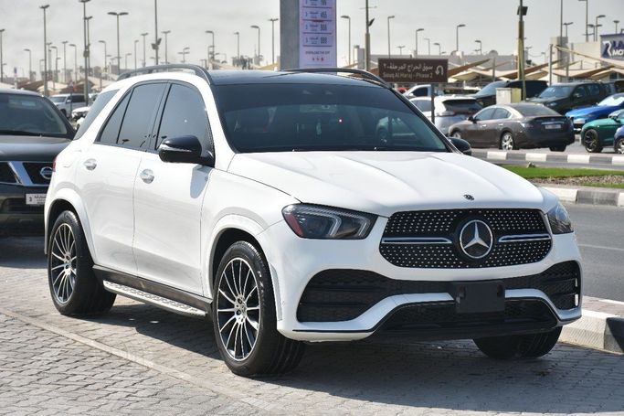 Подержанный Mercedes-Benz GLE AMG 53 AMG II (V167), 3.0 л, 2020 в Шардже от Alfaris Used Cars Белый цвет.  | AUTO.AE