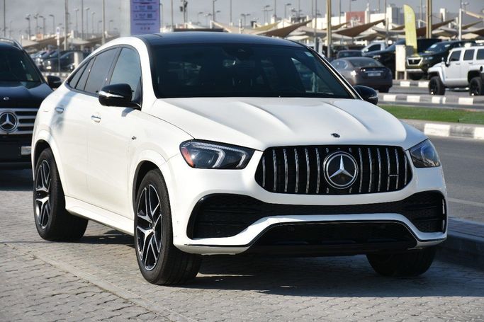 Подержанный Mercedes-Benz GLE Coupe AMG 53 AMG II (C167) Рестайлинг, 3.0 л, 2023 в Шардже от Alfaris Used Cars Белый цвет.  | AUTO.AE