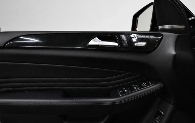 Подержанный Mercedes-Benz GLE Coupe AMG 43 AMG I (C292), 3.0 л, 2019 в Шардже от Al Qassem Cars Trading Серый цвет. Американская | AUTO.AE