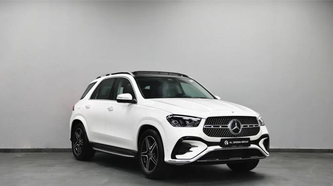Подержанный Mercedes-Benz GLE 450 II (V167) Рестайлинг, 3.0 л, 2024 в Шардже от Al Qassem Cars Trading Белый цвет. GCC | AUTO.AE