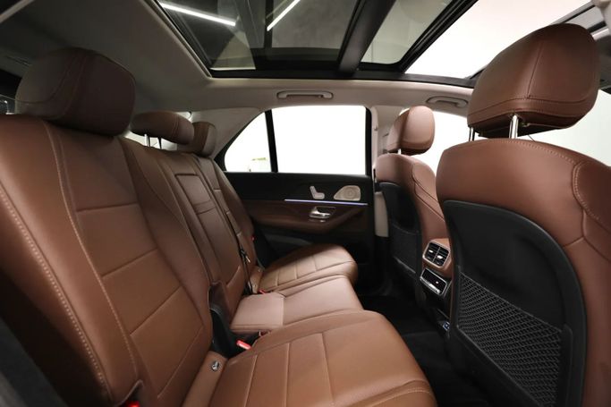 Подержанный Mercedes-Benz GLE 450 II (V167) Рестайлинг, 3.0 л, 2024 в Шардже от Al Qassem Cars Trading Белый цвет. GCC | AUTO.AE