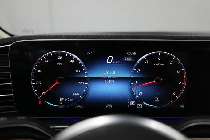 Подержанный Mercedes-Benz GLE 350 II (V167) Рестайлинг, 2.0 л, 2023 в Шардже от Al Qassem Cars Trading Серый цвет. Американская | AUTO.AE